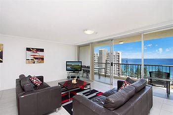 Rainbow Commodore Coolangatta